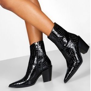 Boohoo black Croc booties